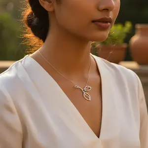 Pendentif en argent 925 pour femmes modernes, fait à la main, motif Jésus en platine doré, pierre principale en jade, pendentifs en or rose, argent - Product Image 3