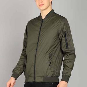 Veste pour homme en 100% polyester, fabrication OEM sur mesure, veste bomber de haute qualité à col montant, logo frontal, fermeture éclair - Product Image 2