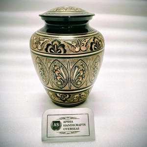 Urne funéraire en laiton de style américain/européen gravée en gris antique pour le stockage des cendres d'adultes - Product Image 4