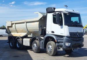 Camión Volquete Mercedes Arocs 3240 8X4 2015 - Product Image 2