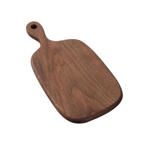 Tabla de cortar de madera clásica de primera calidad con acabado atractivo Ideal para regalos de boda inauguración de la casa y ocasiones festivas especiales - Product Image 2