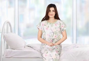Nouvelles conceptions de chemises de nuit pour femmes à dos ouvert, meilleure qualité, robes de patient, uniformes à prix de gros - Product Image 5