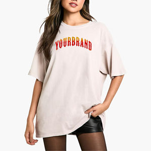 เสื้อยืดผู้หญิงผ้าฝ้าย100% โอเวอร์ไซส์ทรงแบ็กกี้ฟิตส์พร้อมโลโก้พิมพ์ DTG สำหรับฤดูร้อน - Product Image 6