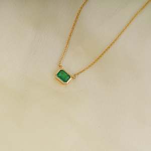 Collier pendentif en zircon émeraude - Chaîne géométrique plaquée rhodium et or rose - Product Image 4