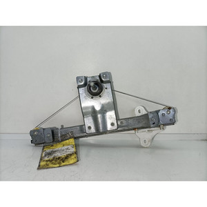 Mécanisme de levage de la vitre arrière. SX RENAULT Clio Série IV 827013204R (12>19) - Product Image 1