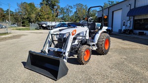Tractor Utilitario Compacto 2025R, 18 HP, 4WD, Transmisión por Engranajes, Multifuncional, Versátil para Trabajos Agrícolas, Alto Rendimiento, Bajo Mantenimiento - Product Image 2