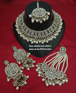 Ensemble de collier ras du cou ethnique plaqué or pour mariée, boucles d'oreilles, Maang Tikka, bijoux faits à la main tendance pour mariage, fête, fiançailles - Product Image 2