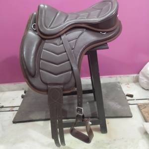 Selle anglaise en cuir Western de qualité supérieure Freemax sans arbre et légère, durable et confortable pour les cavaliers - Product Image 3