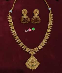 Vente d'usine, collier ras du cou traditionnel indien du sud en or avec boucles d'oreilles Jhumka - Product Image 2