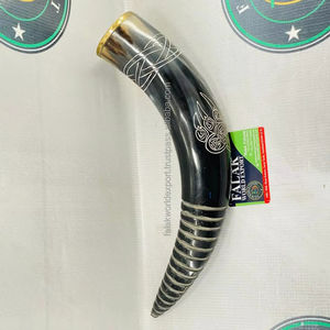 Corne à boire Viking de haute qualité avec gravure artisanat naturel fabriqué à partir de corne de boeuf de vache avec support en cuir Agate Norse Design FWE - Product Image 1