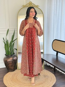 Lanzamiento de un Vestido Anarkali Festivo de Diseño Moderno, Tela de Algodón Puro con Hermoso Bordado de Lentejuelas - Product Image 3