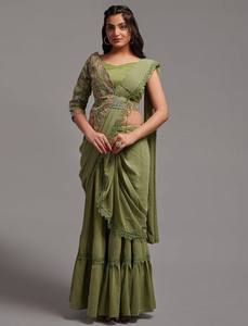Ropa de fiesta estilo volantes de Bollywood Georgette Crush con Sari de diseñador estampado con blusa de Shree exportaciones indias - Product Image 2