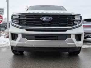 Ford Expedition Platinum 4WD SUV 2025, motor EcoBoost V6 de 3.5L que produce 400 caballos de fuerza y 480 lb-pie de torque - Product Image 2