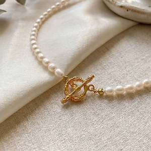 สร้อยคอไข่มุกแบบจี้รูปตัว T สไตล์แอนดี้ ยี่ห้อเจลูเลีย เอฟเวอร์เดย์ - Product Image 3