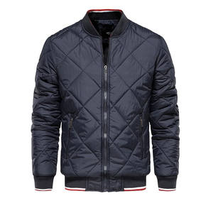 Noir sur la conception vierge propre logo plaine satin soie lettermen veste hommes, polyester satin soie lettermen gros varsity veste - Product Image 4