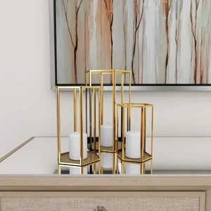 Candelabros de cristal de Metal Hexagonal dorado de lujo Pilar elegante y linternas para el hogar Bodas Eventos y decoraciones de fiesta - Product Image 1