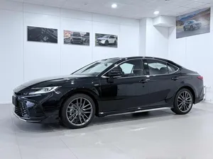 Toyota Camry IX (XV80) 2025, Bajo Kilometraje, Caja de Cambios Automática, Volante a la Izquierda, Neumáticos R20, Estado Oscuro - Product Image 3