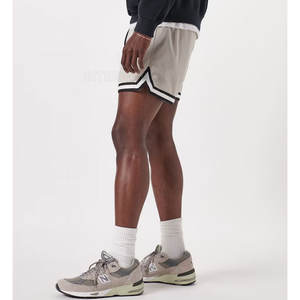 2023 pantalones cortos deportivos de Hip Hop para hombre, los pantalones cortos informales transpirables sólidos de malla con logotipo impreso personalizado más vendidos - Product Image 3