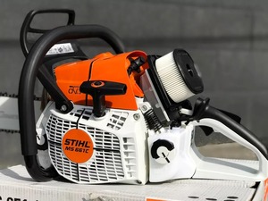 เลื่อยโซ่ยนต์ Stihl MS 661 รุ่นใหม่ ขายดี พร้อมระบบหัวฉีดน้ำมันเชื้อเพลิงแบบอิเล็กทรอนิกส์ และชุดบาร์นำทางที่ผ่านการรับรอง - Product Image 2