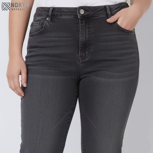 Jeans en denim pour femmes Jeans décontractés Nouvelle mode de jeans pour femmes Fabricant personnalisé Vêtements de rue de luxe à la mode pour femmes - Product Image 4