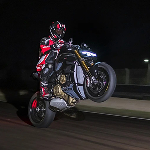 Ducati Streetfighter V4 S 2023 - Product Image 5