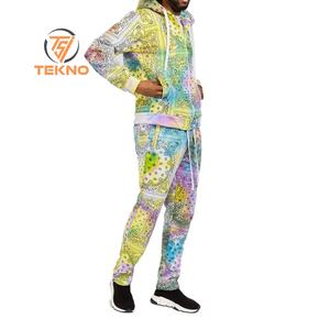 Chándal de sublimación para hombre llamativo con puños elásticos de gráficos de impresión completa únicos y tela transpirable para uso durante todo el día - Product Image 4