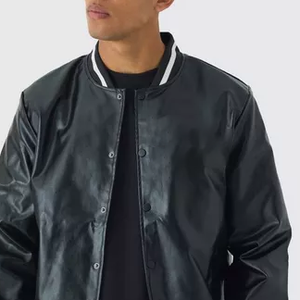 OEM personnalisé hommes noir en cuir PU Varsity Full Faux-cuir Baseball Bomber Coat rayé côtelé Snap avant Jacket - Product Image 5