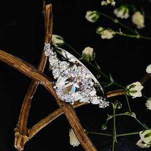 Bague de fiançailles de luxe chrétienne en or massif 14 carats avec diamant moissanite ovale de 2,00 carats - Product Image 2