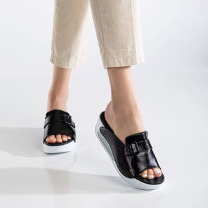 Modèle de pantoufles pour femmes avec semelle orthopédique détaillée à boucle - Product Image 3