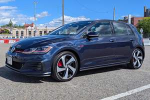 Volkswagen GTI Autobahn 2018 d'occasion, sans réserve, 4 cylindres turbocompressés, évalué par Regular Car Reviews, non modifié - Product Image 3