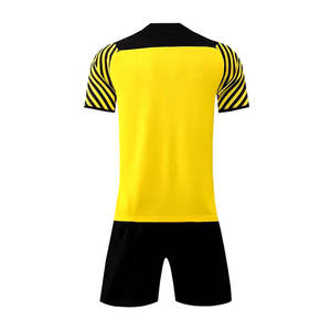 2024 Vêtements de football en polyester 100% de haute qualité Impression de nom de logo personnalisé Style supérieur Service OEM à bas prix pour les équipes d'adultes - Product Image 2