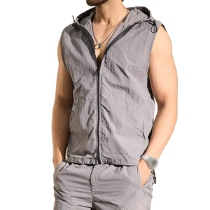 Conjunto de Chaleco Cortavientos Informal con Capucha y Cremallera, Impresionante Chaleco Cortavientos Ligero para Hombre, Fabricante en Pakistán - Product Image 1