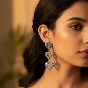 Pendientes de Plata 925 con Marcasita en Forma de Corazón para Mujer, Producto de Regalo Elegante - Product Image 1