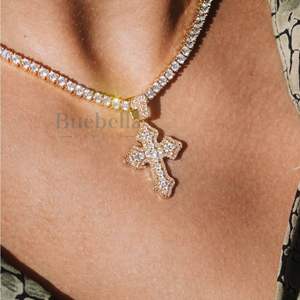 Collier pendentif micro-croix en argent 925 et plaqué or 18 carats pour femme Moissanite Diamond & Iced Out Cluster Hip Hop Charm - Product Image 2