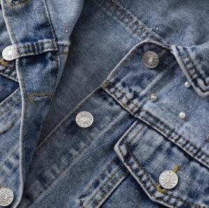 แจ็กเก็ตยีนส์สำหรับผู้หญิงแจ็กเก็ตผ้ายีนส์ผ้ายีนส์แบบมีกระดุมขาดสำหรับผู้หญิงเสื้อแจ็กเก็ตผ้าเดนิมแต่งลูกปัดไข่มุกสีฟ้า - Product Image 4