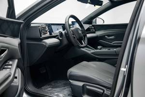 Nouvelle voiture certifiée, zéro kilomètre/km/h, et d'une propreté exceptionnelle, gris élégant, modèle 2025, Qin L Dm-I Leading 1.5L Hybride (Essence/Électrique) - Product Image 3
