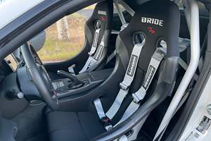 Toyota GR86 2023, Bajo Kilometraje, Listo para Entrega, Caja de Cambios Automática, Volante a la Izquierda, Cuero Oscuro, R18 Van - Product Image 5