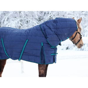 Les tapis d'intérieur stables faciles à nettoyer gardent les chevaux au chaud, confortables et protégés par temps froid - Product Image 6