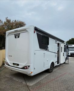 Luxury Family Travel Motorhome RV Camper. - Product Image 2