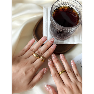 Decoración de Uñas Elegante con Diseño Intrincado Golden Petal Bloom Press on Nail Art - Product Image 4