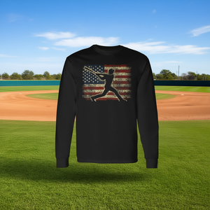 Maglietta a Maniche Lunghe con Grafica Giocatore di Baseball e Bandiera USA, Abbigliamento Promozionale con Bandiera Americana - Product Image 3