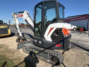 Mini-excavatrice E42 authentique légèrement utilisée, modèle 2022, avec hydraulique Kawasaki/KYB, boîte de vitesses, moteur PLC, pompe à engrenages - Poids opérationnel de 7 tonnes - Product Image 3