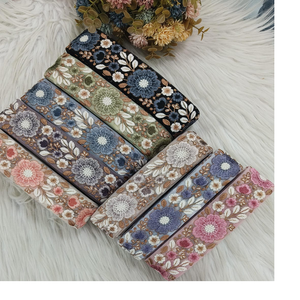 Rubans brodés à la machine sur mesure et lacets en motifs floraux et en huit couleurs pour robes de mariée de 1.5 pouces de largeur - Product Image 1