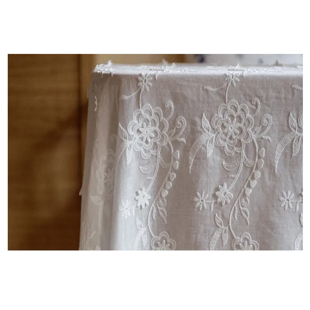 Pano de mesa de alta qualidade clássico macio bordado 100% algodão lavado à máquina feito na Índia sustentável reutilizável moderno e elegante