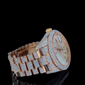 Montre pour homme de qualité supérieure en moissanite, cadran entièrement serti, port quotidien, plaqué or rose, style hip-hop, acier inoxydable, disponible à la vente - Product Image 3