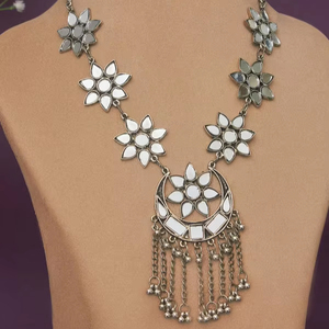 Meilleures ventes de collier miroir Leisha du fournisseur indien direct Chaînes de mode de forme géométrique de haute qualité pour les occasions de mariage - Product Image 1