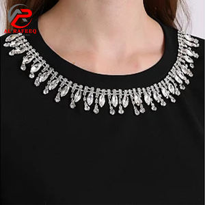 Camisetas de alta calidad para mujer al por mayor, tela suave de primera calidad, cadena de perlas, diamantes de imitación, abalorios, estilo elegante delicado para mujer, diario - Product Image 2