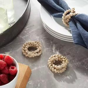 Rond de serviette en rotin fabriqué à la main avec une technique de tissage complexe parfait pour présenter des accessoires de salle à manger artisanaux - Product Image 6