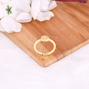 Anillo de Latón Simple de Moda a Precio de Mayoreo, Anillos Lisos Chapados en Oro para Mujer, Anillo Ajustable Minimalista, Regalo Informal - Product Image 4
