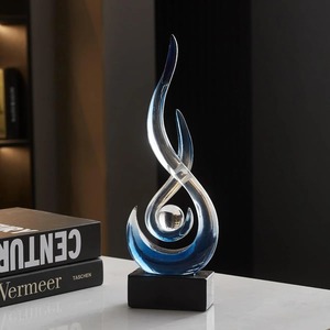 ประติมากรรมโต๊ะแก้วสีน้ำเงินดีไซน์เนอร์ งานศิลปะที่โดดเด่นไม่เหมือนใครสำหรับการตกแต่งภายในสไตล์ร่วมสมัย ผลิตด้วยมือจากอินเดีย - Product Image 5